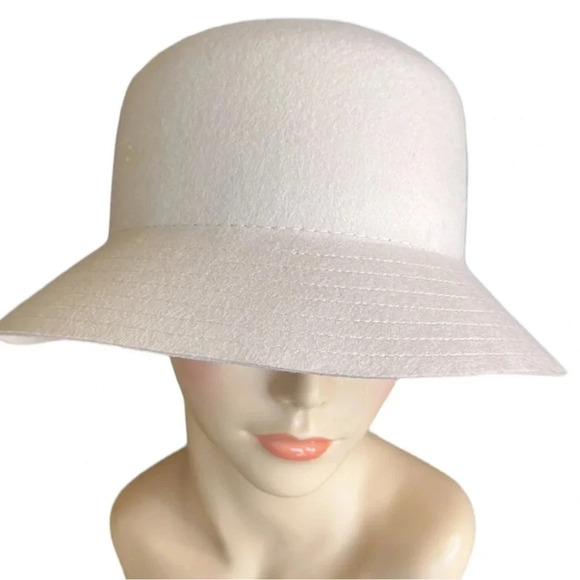 PHENIX‎ Retro Wool Felt Cloche Style Hat in Ivory Chic Lady Neutral, Size OS main image 5
